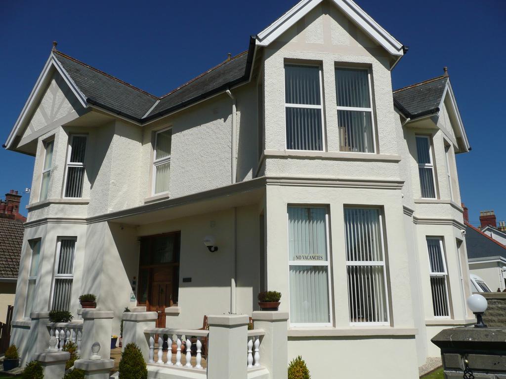 Hôtel Ty-Parc à Cardigan Extérieur photo